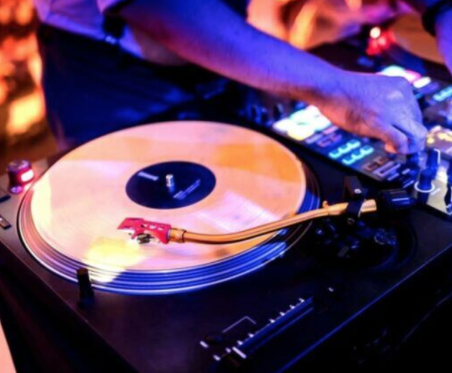 DJ Den